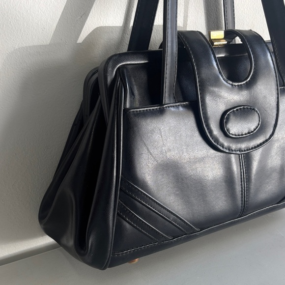 Vintage Black Leather Shoulder Bag - Picture 4 of 12